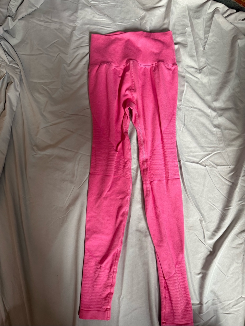 Alphalete High-Waist Seamless Leggings in Bright Pink